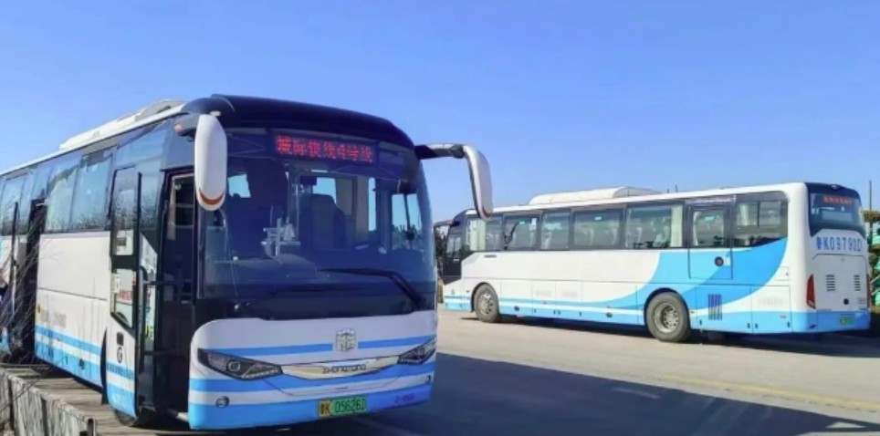 乘坐城際4號(hào)線，打卡布魯維斯、那香海、海草部落，連線貓頭山、火炬八街。